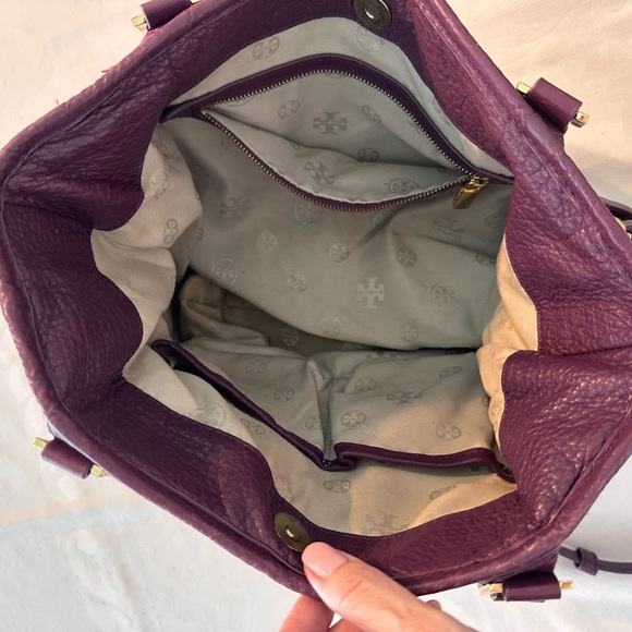 Tory Burch Purple Leather Hobo/Crossbody Great Color! - Picture 5 of 13